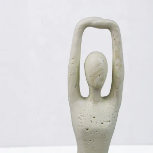 MORPH VI ΔΙΑΚΟΣΜΗΤΙΚΟ ΣΩΜΑ 13x8x21cm RESIN ΜΠΕΖ